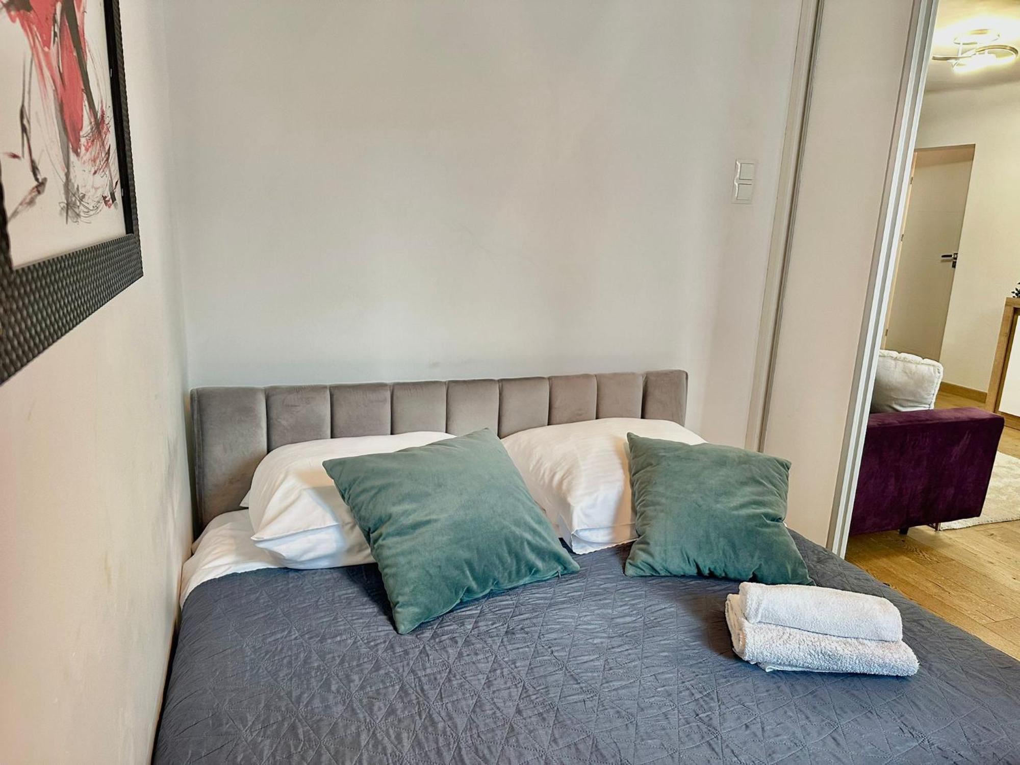 Chmielna 106 - Free Parking - Duzy Balkon Apartment Varşovia Exterior foto