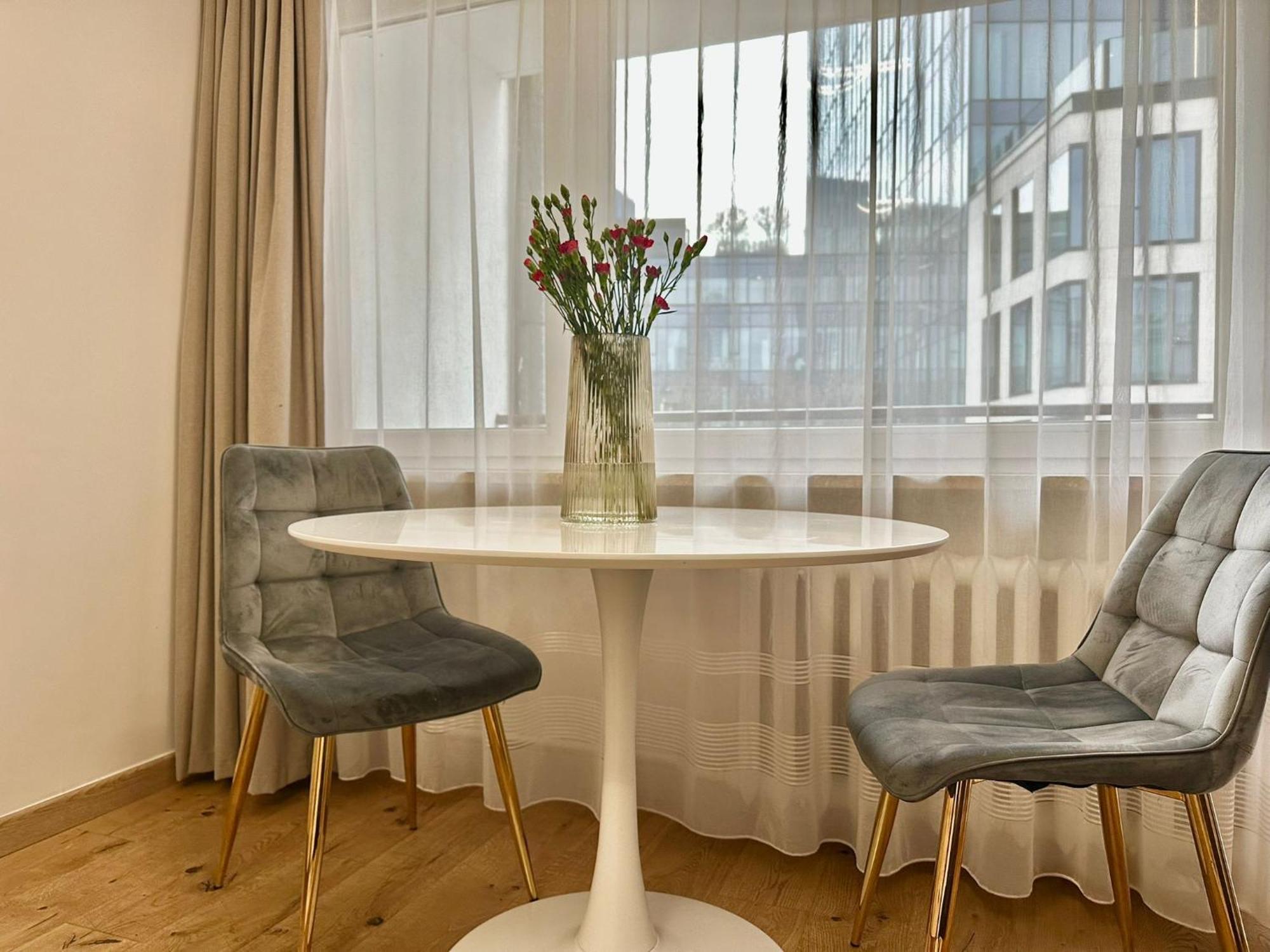 Chmielna 106 - Free Parking - Duzy Balkon Apartment Varşovia Exterior foto